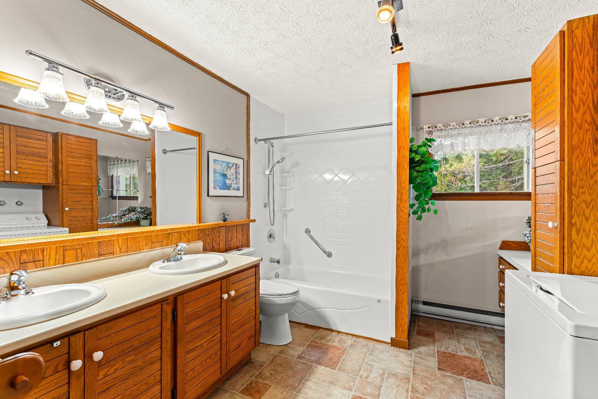 









97Z

 - 99Z


Rue Lévesque

,
Magog,




QC
J1X5T6

