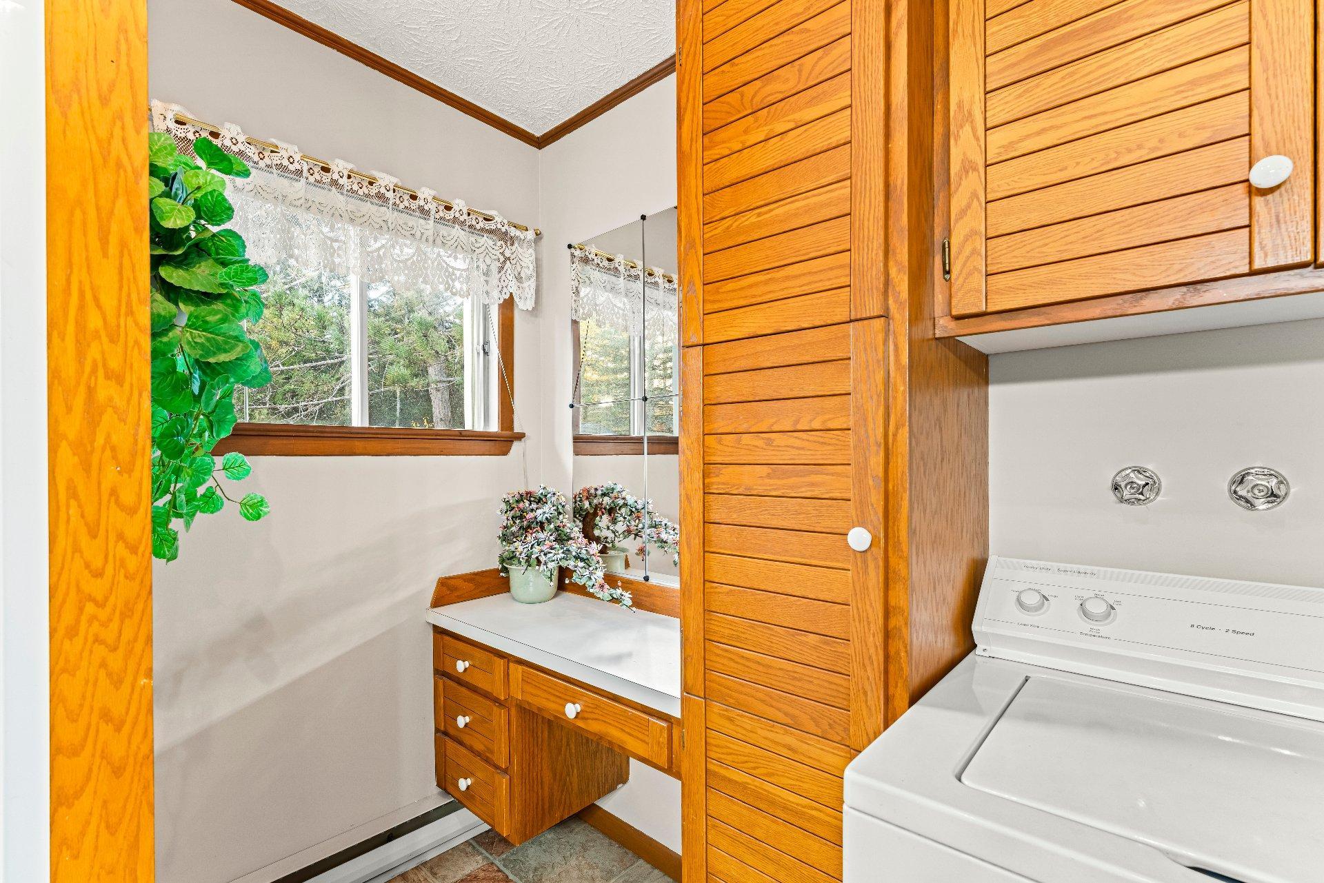 









97Z

 - 99Z


Rue Lévesque

,
Magog,




QC
J1X5T6

