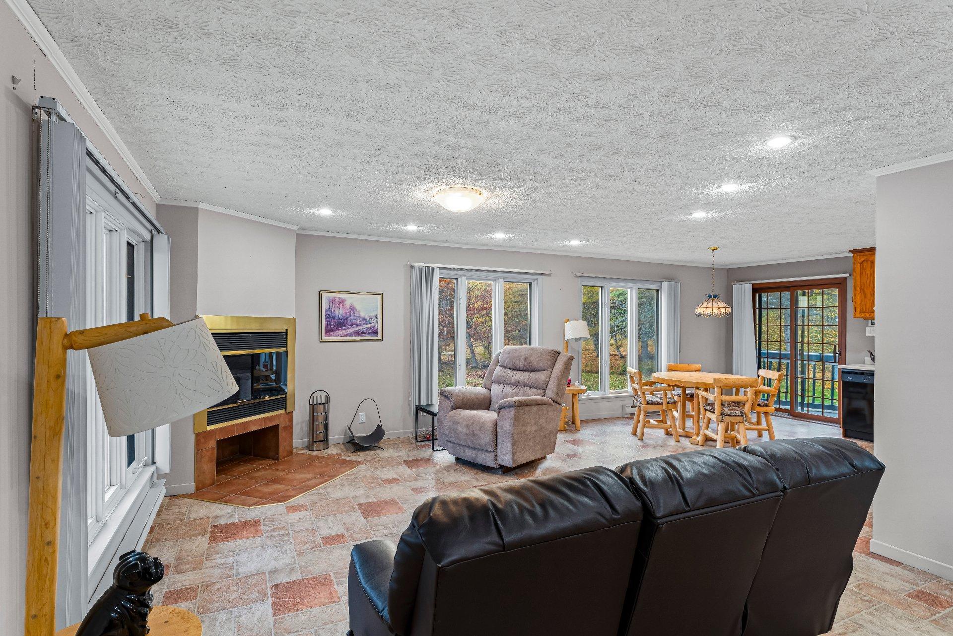 









97Z

 - 99Z


Rue Lévesque

,
Magog,




QC
J1X5T6

