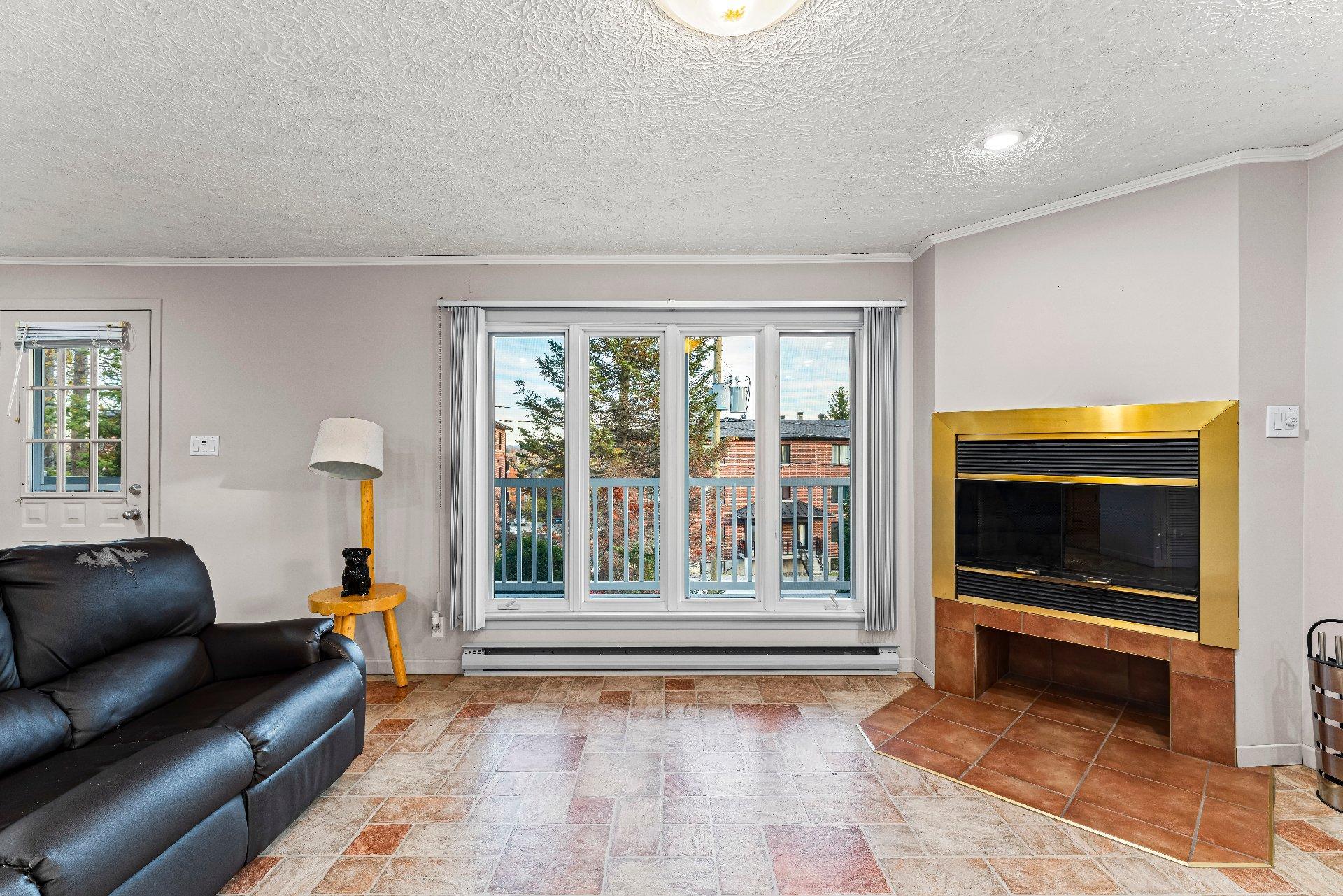 









97Z

 - 99Z


Rue Lévesque

,
Magog,




QC
J1X5T6

