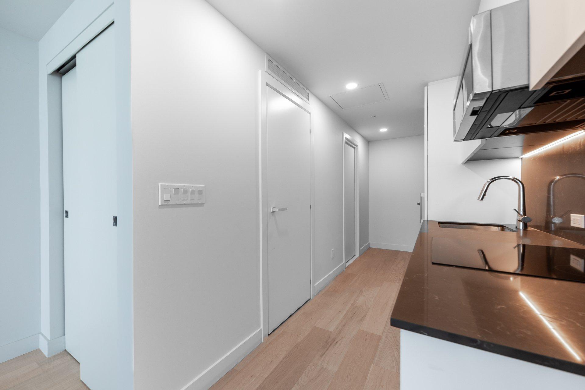 









1500


Boul. René-Lévesque O.

, 2203,
Montréal (Ville-Marie),




QC
H3G0H6

