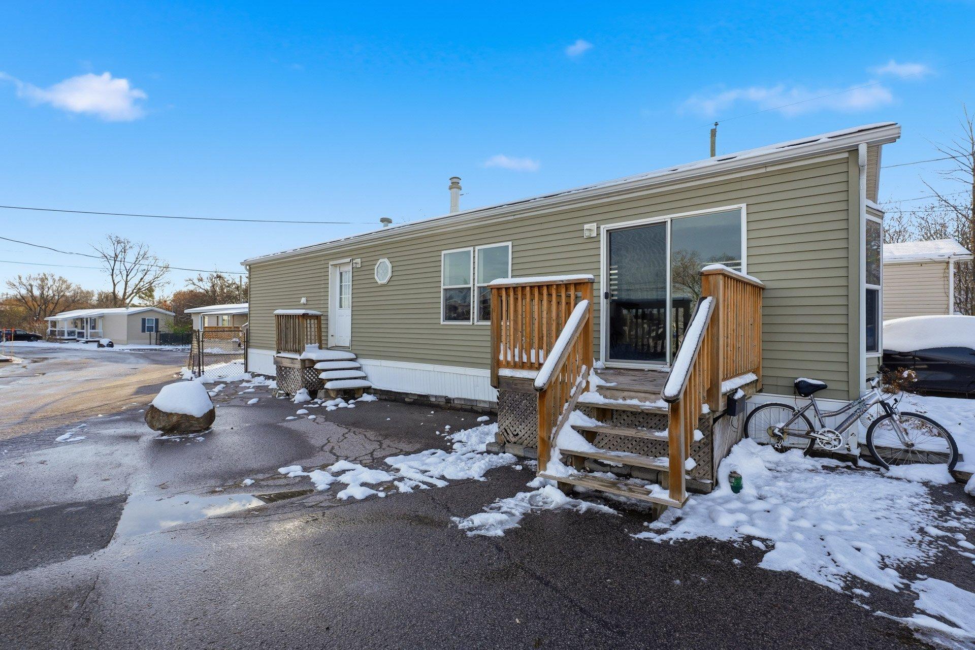 









17


6e Avenue O.

,
Gatineau (Gatineau),




QC
J8T0C9

