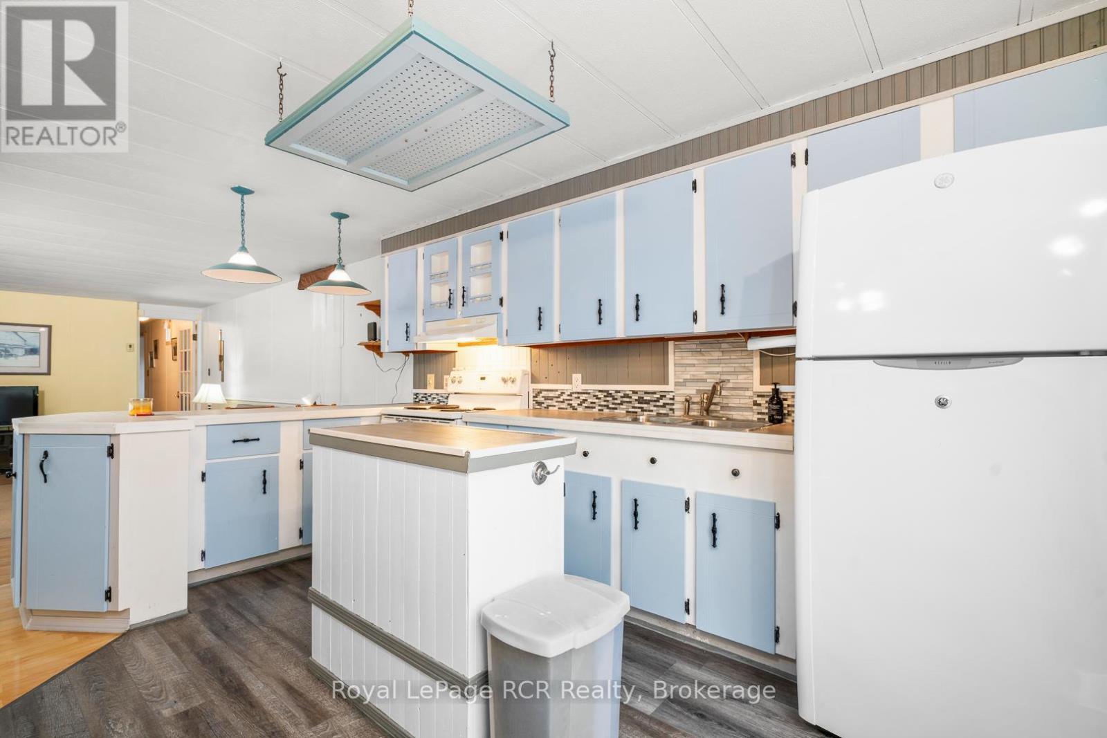 












230 #3 CONCESSION 4 ROAD

,
South Bruce,




Ontario
N0G2V0

