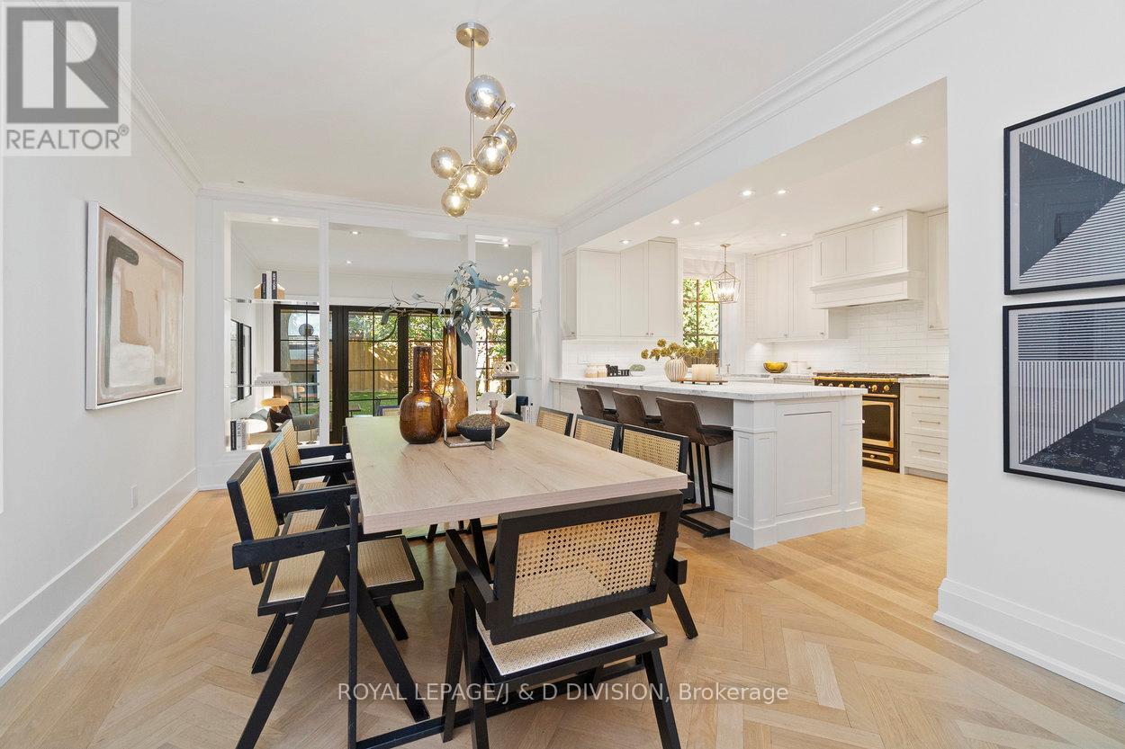 












146 BALMORAL AVENUE

,
Toronto,




Ontario
M4V1J4

