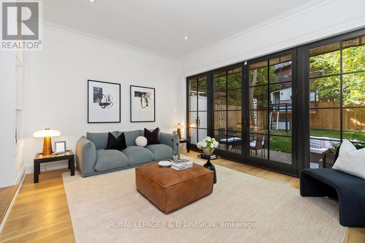 












146 BALMORAL AVENUE

,
Toronto,




Ontario
M4V1J4

