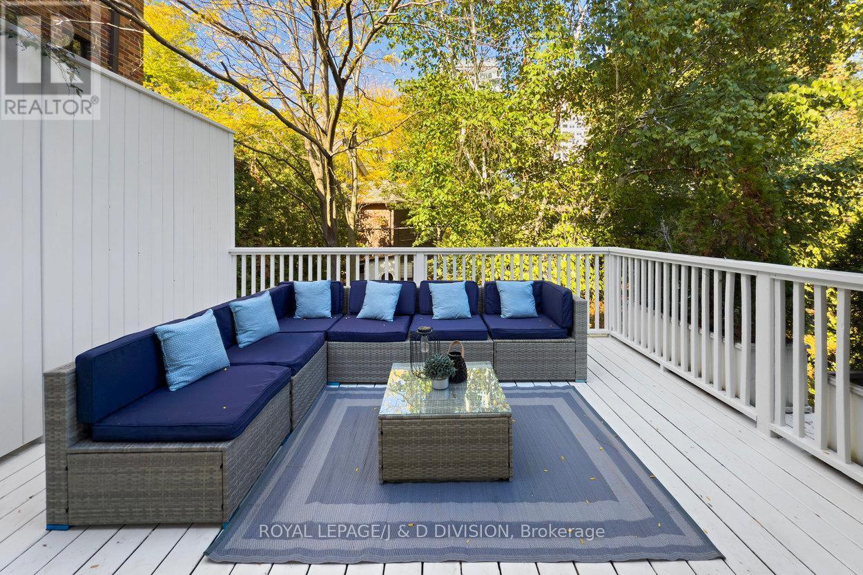 












146 BALMORAL AVENUE

,
Toronto,




Ontario
M4V1J4

