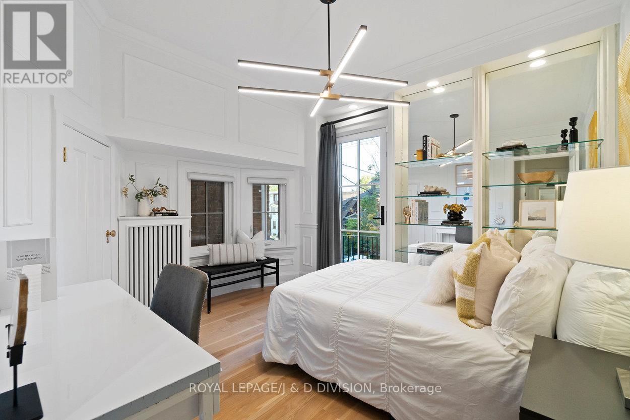 












146 BALMORAL AVENUE

,
Toronto,




Ontario
M4V1J4

