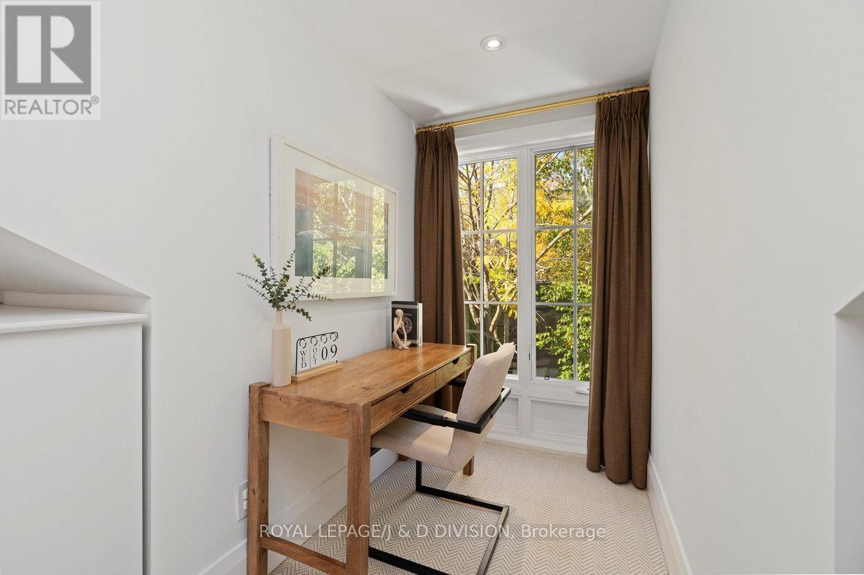 












146 BALMORAL AVENUE

,
Toronto,




Ontario
M4V1J4

