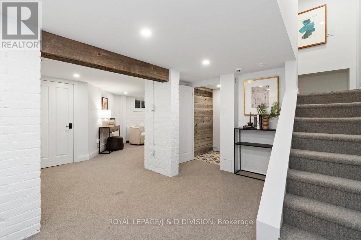 












146 BALMORAL AVENUE

,
Toronto,




Ontario
M4V1J4

