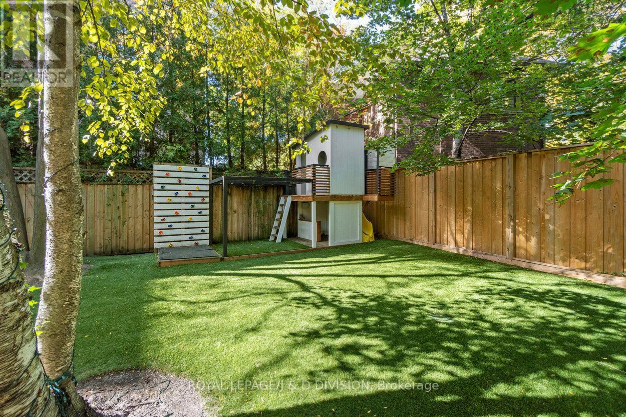 












146 BALMORAL AVENUE

,
Toronto,




Ontario
M4V1J4

