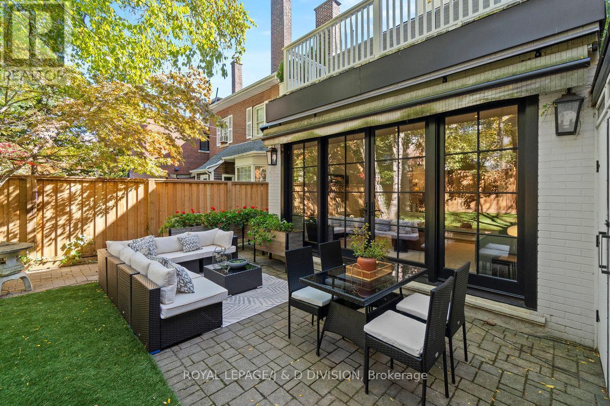 












146 BALMORAL AVENUE

,
Toronto,




Ontario
M4V1J4

