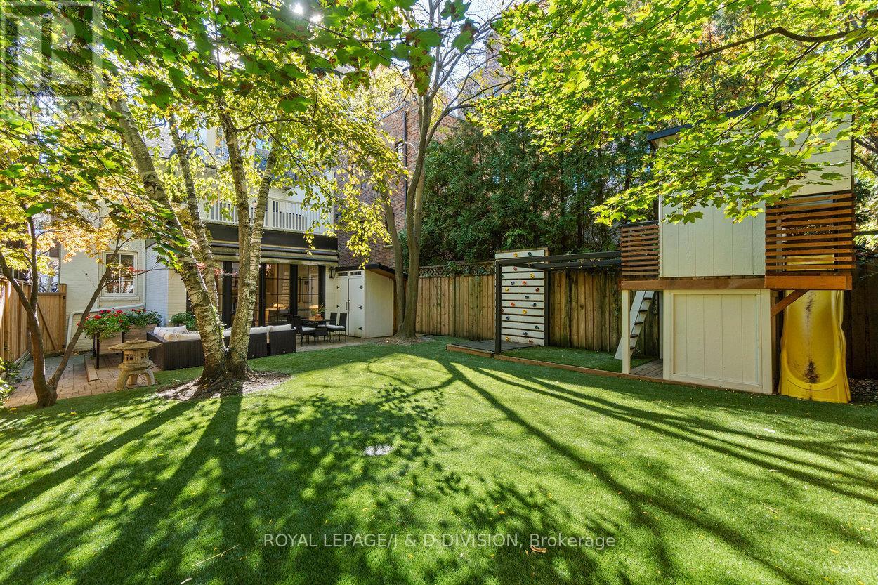 












146 BALMORAL AVENUE

,
Toronto,




Ontario
M4V1J4

