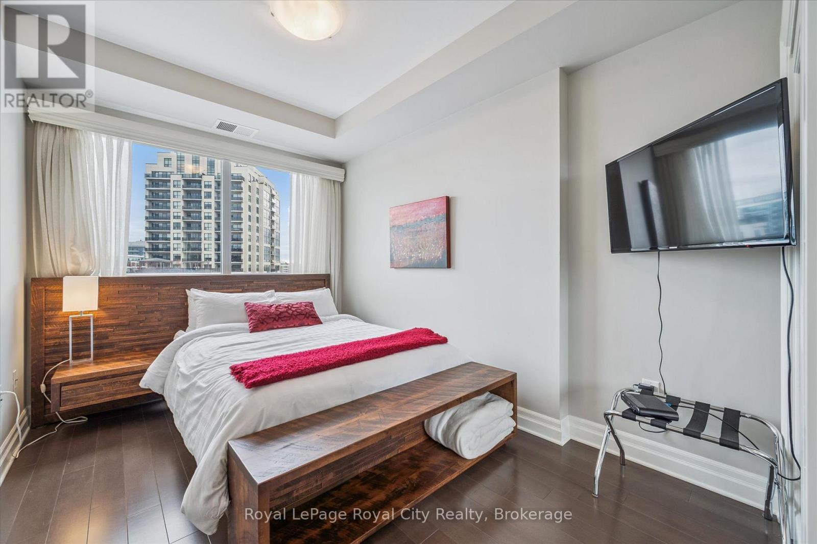 












606 - 160 MACDONELL STREET

,
Guelph (Downtown),




Ontario
N1H0A9

