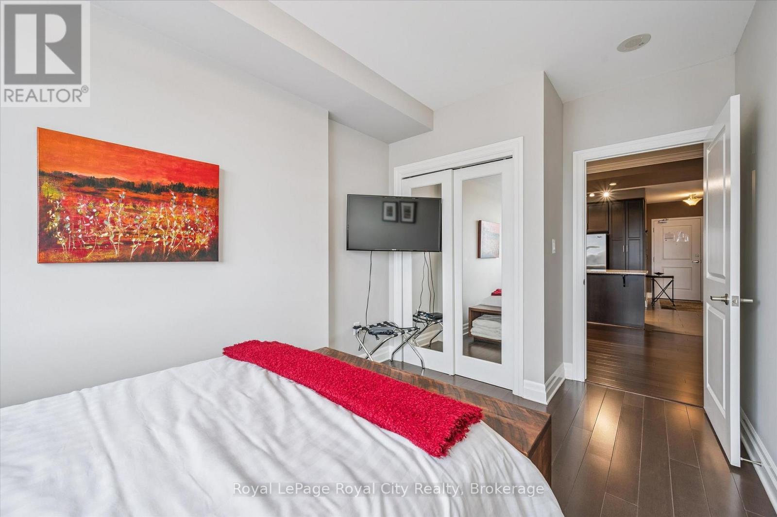 












606 - 160 MACDONELL STREET

,
Guelph (Downtown),




Ontario
N1H0A9

