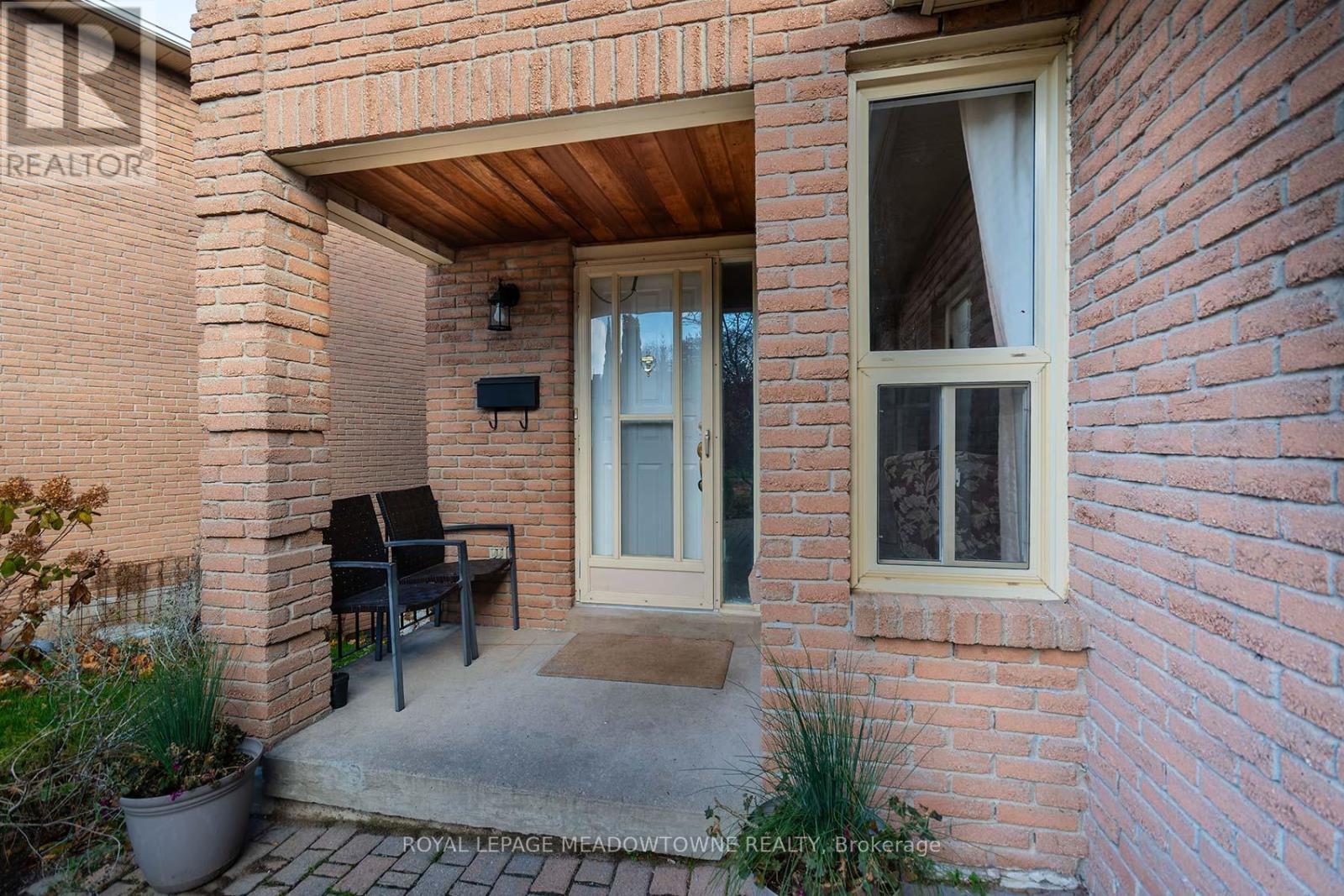 












4207 TRAPPER CRESCENT

,
Mississauga,




Ontario
L5L3A7

