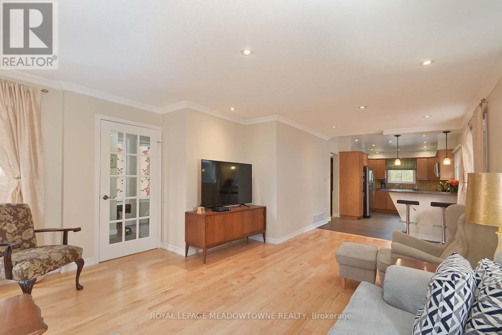 












4207 TRAPPER CRESCENT

,
Mississauga,




Ontario
L5L3A7

