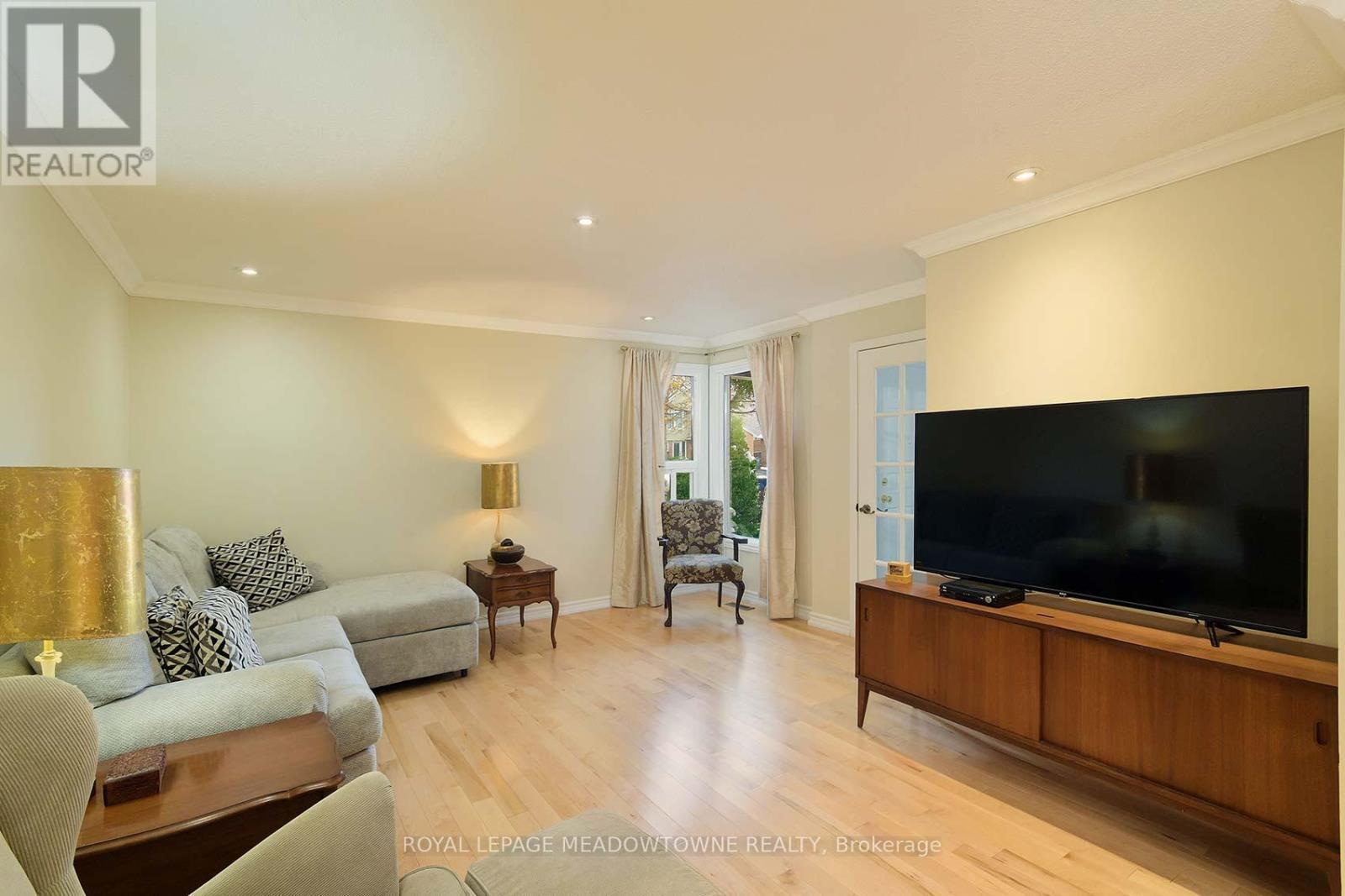 












4207 TRAPPER CRESCENT

,
Mississauga,




Ontario
L5L3A7

