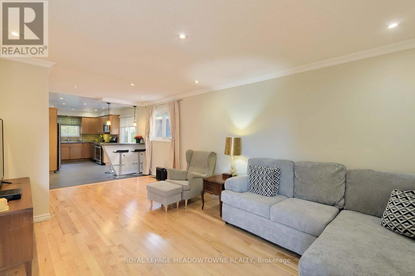 












4207 TRAPPER CRESCENT

,
Mississauga,




Ontario
L5L3A7

