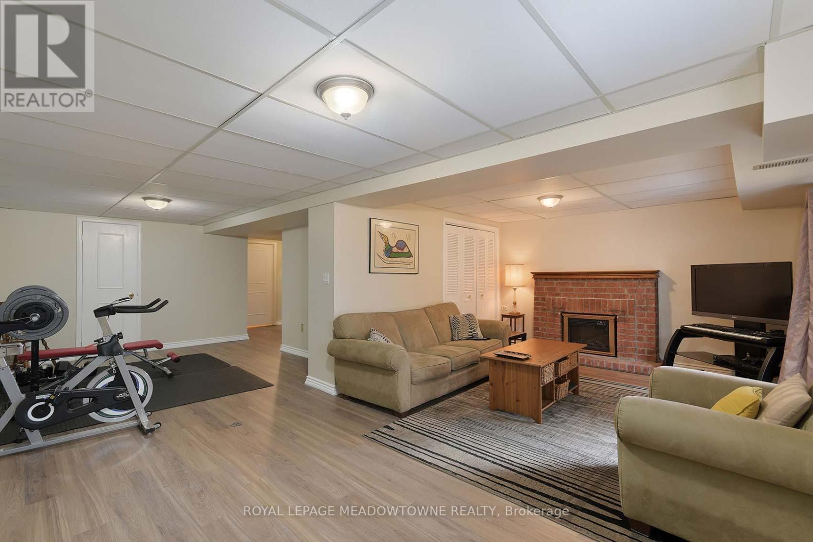 












4207 TRAPPER CRESCENT

,
Mississauga,




Ontario
L5L3A7

