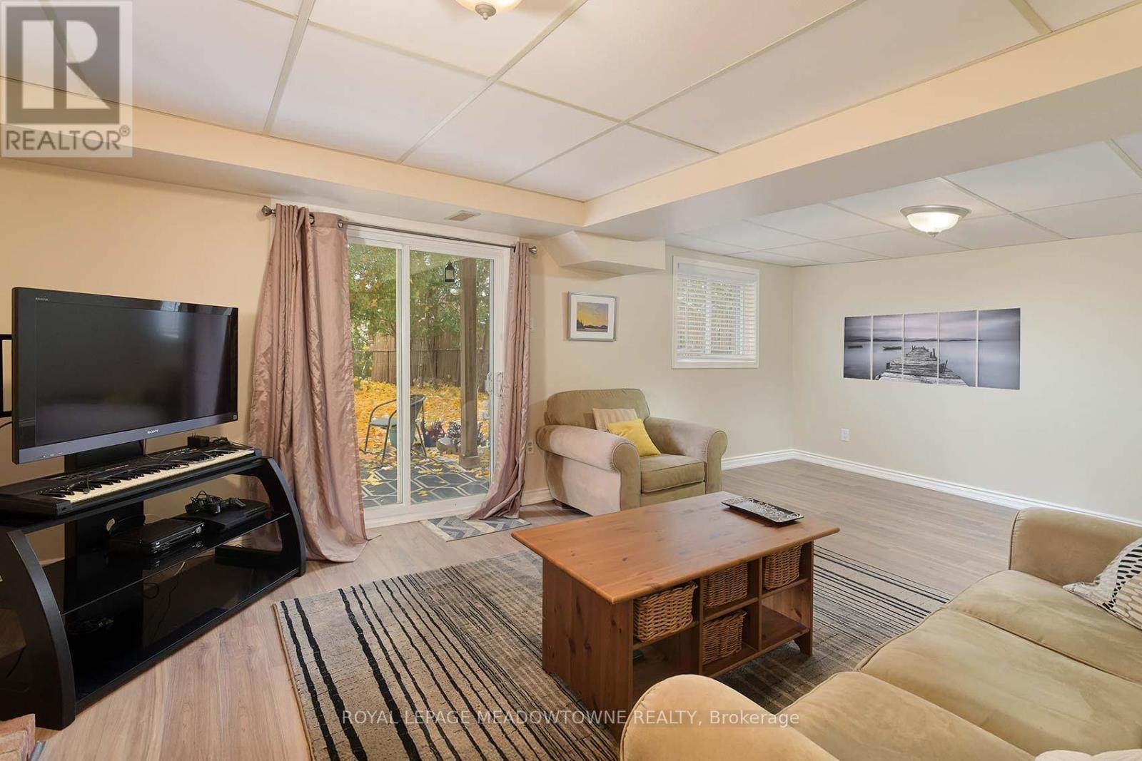 












4207 TRAPPER CRESCENT

,
Mississauga,




Ontario
L5L3A7

