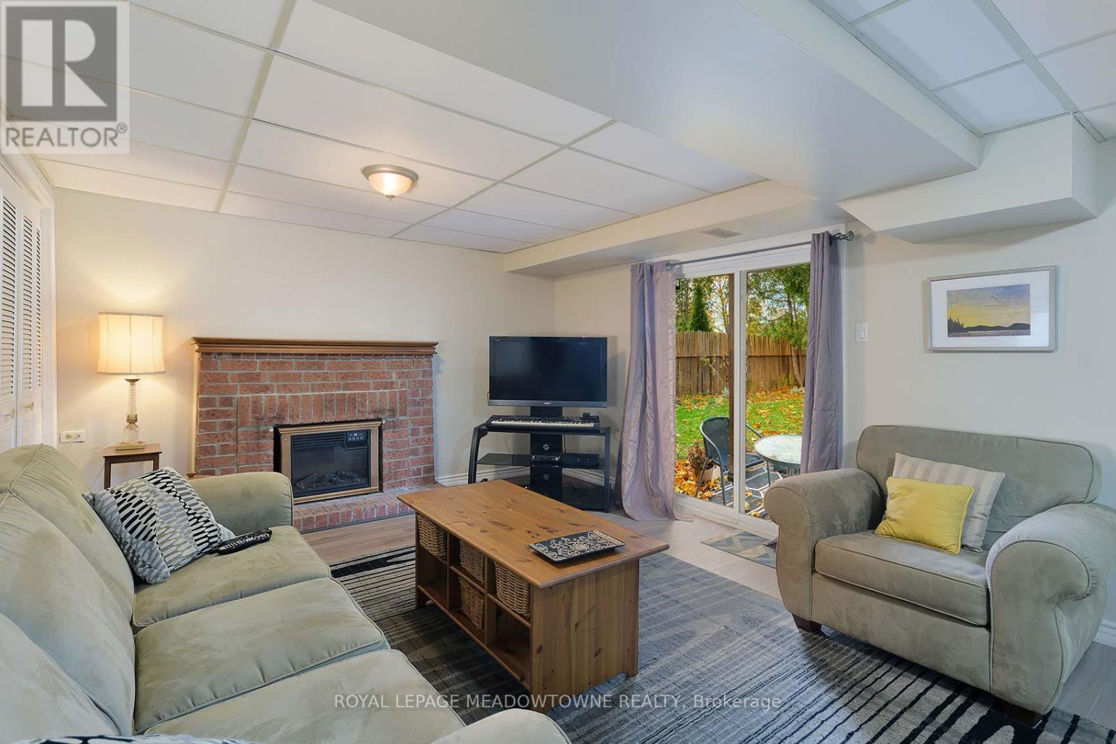 












4207 TRAPPER CRESCENT

,
Mississauga,




Ontario
L5L3A7

