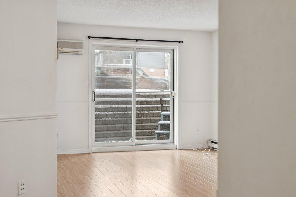 









240


Boul. de l'Hôpital

, 15,
Gatineau (Gatineau),




QC
J8T8J6

