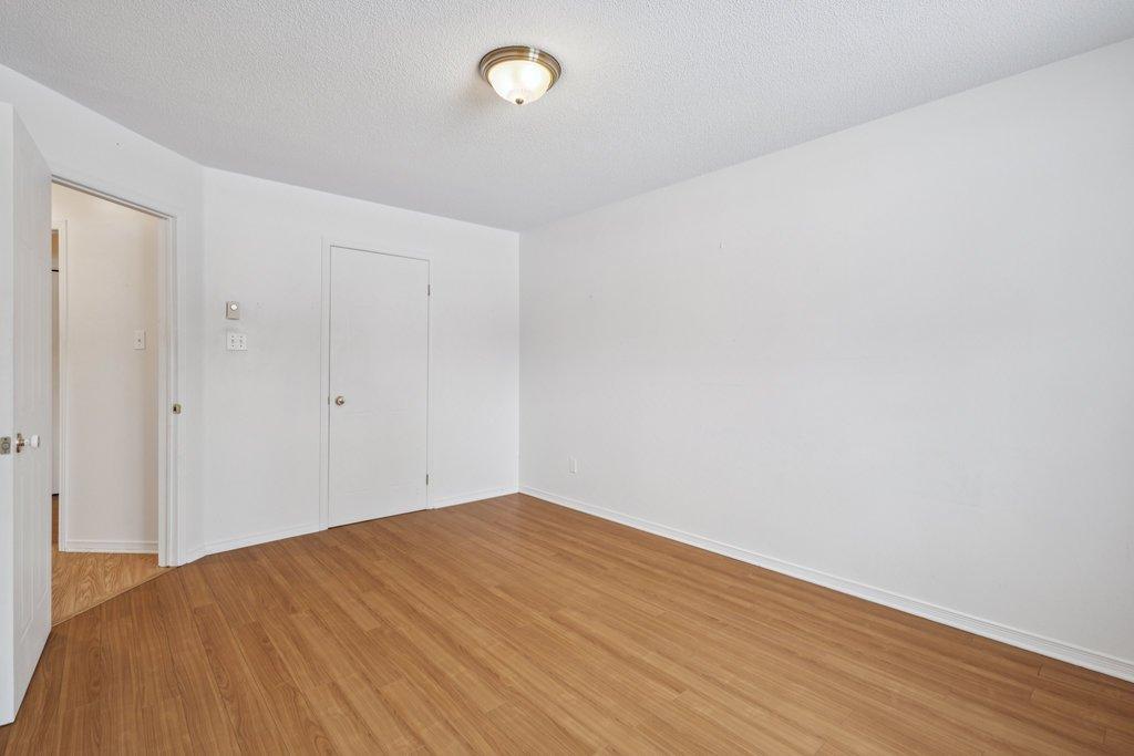 









240


Boul. de l'Hôpital

, 15,
Gatineau (Gatineau),




QC
J8T8J6

