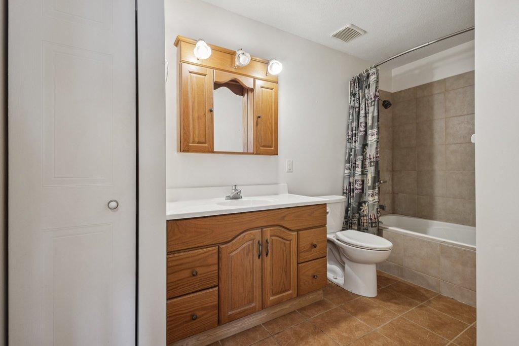 









240


Boul. de l'Hôpital

, 15,
Gatineau (Gatineau),




QC
J8T8J6

