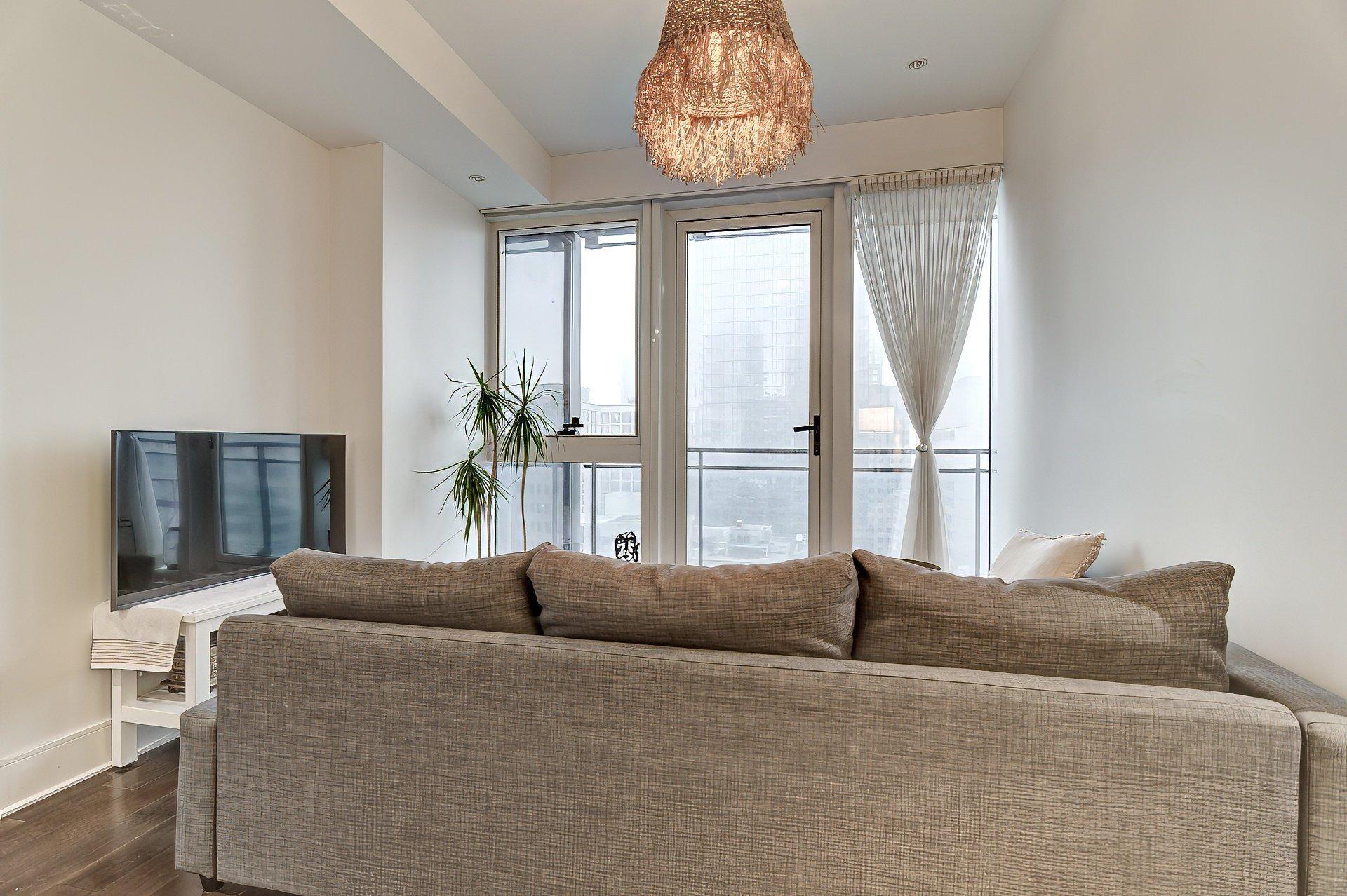 









1188


Av. Union

, 2009,
Montréal (Ville-Marie),




QC
H3B3A7

