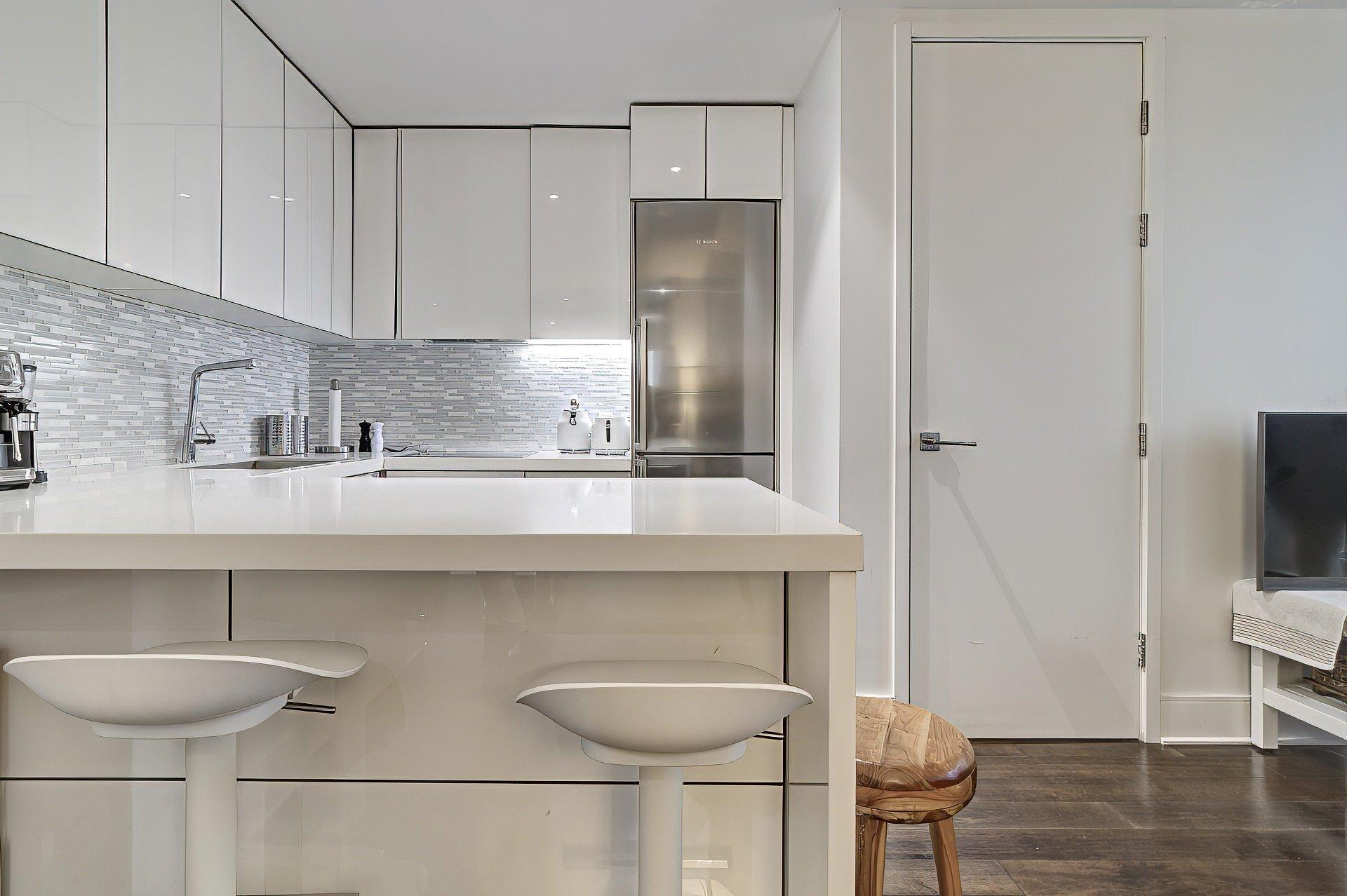 









1188


Av. Union

, 2009,
Montréal (Ville-Marie),




QC
H3B3A7

