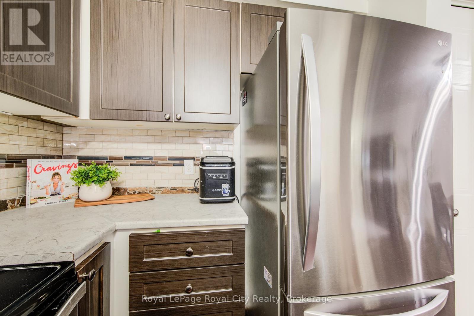 












473 FLANNERY DRIVE

,
Centre Wellington (Fergus),




Ontario
N1M3P1

