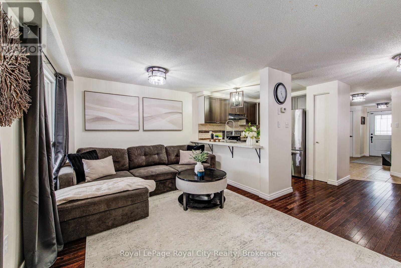 












473 FLANNERY DRIVE

,
Centre Wellington (Fergus),




Ontario
N1M3P1

