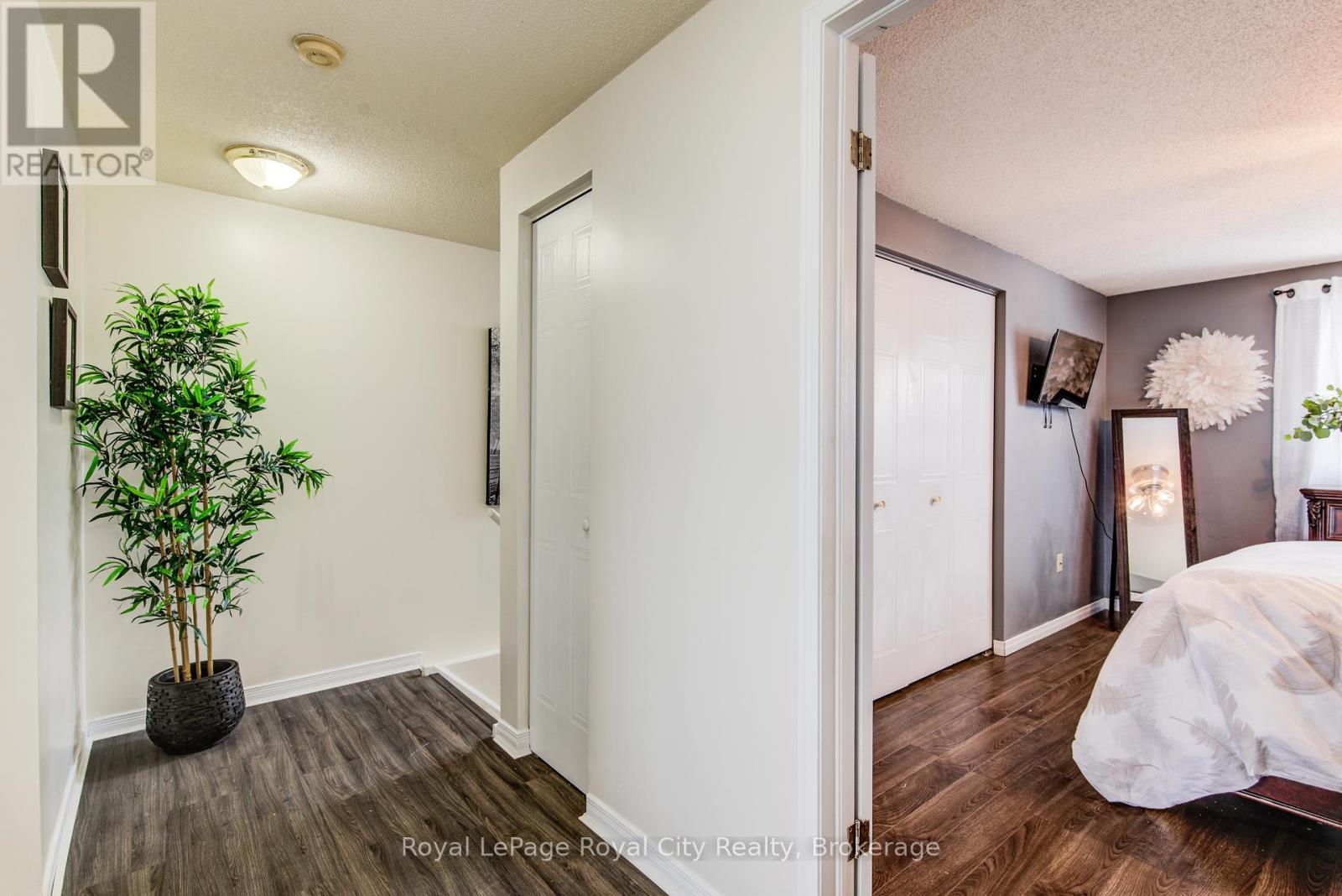 












473 FLANNERY DRIVE

,
Centre Wellington (Fergus),




Ontario
N1M3P1

