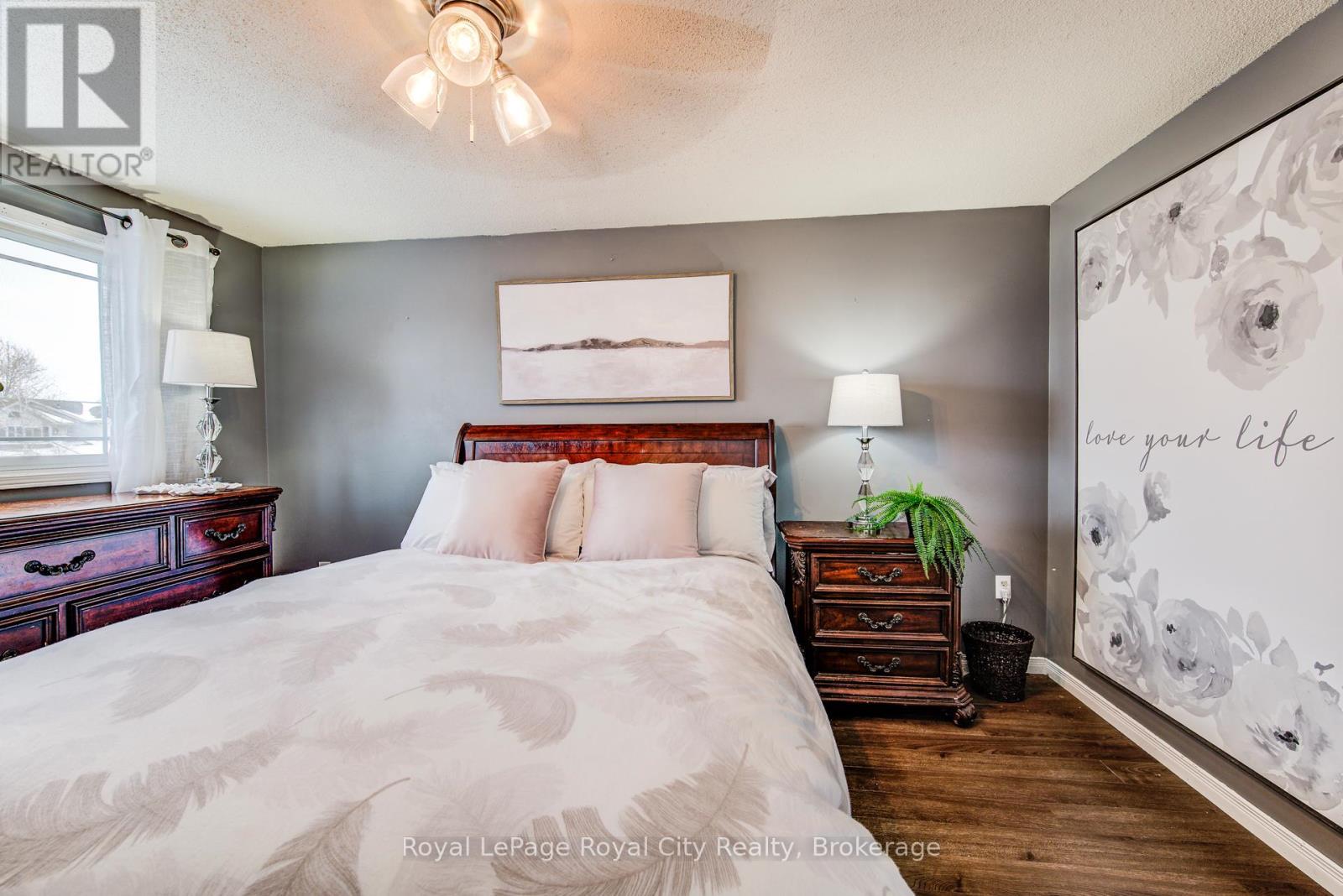 












473 FLANNERY DRIVE

,
Centre Wellington (Fergus),




Ontario
N1M3P1

