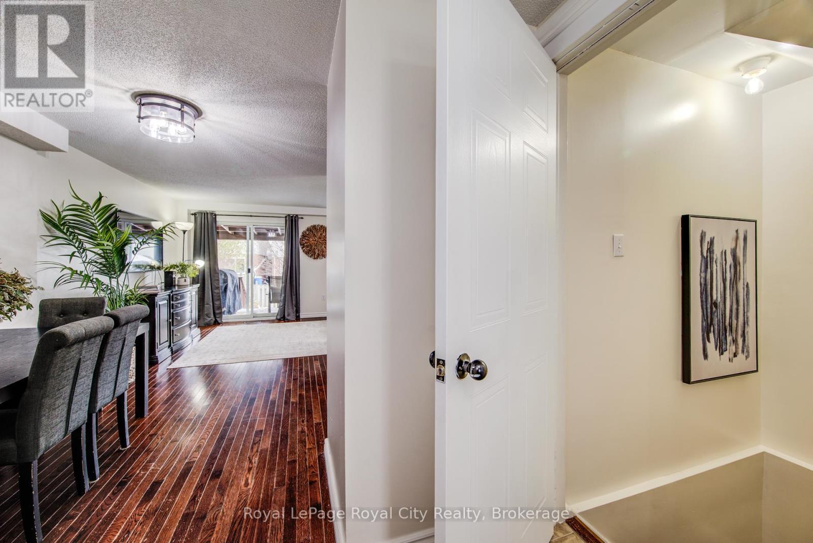 












473 FLANNERY DRIVE

,
Centre Wellington (Fergus),




Ontario
N1M3P1

