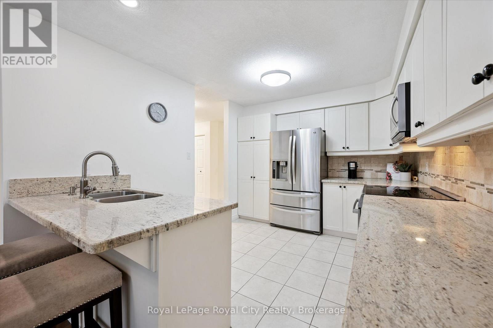 












92 SCHRODER CRESCENT

,
Guelph (Grange Road),




Ontario
N1E7B4

