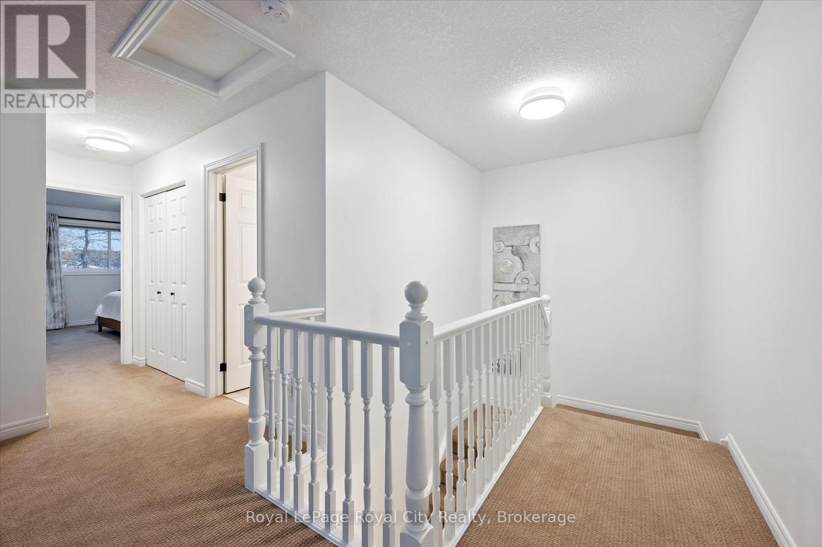 












92 SCHRODER CRESCENT

,
Guelph (Grange Road),




Ontario
N1E7B4

