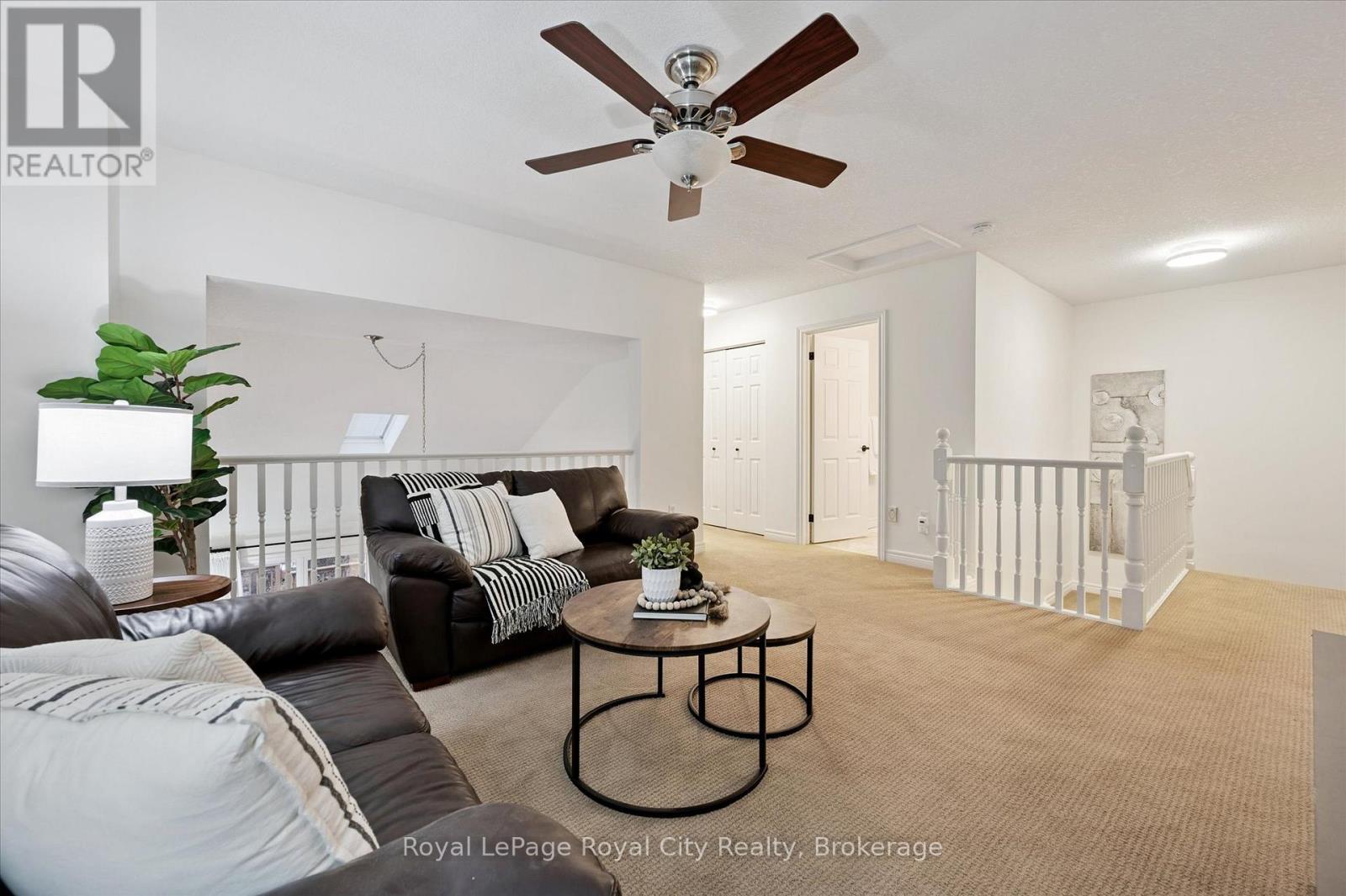 












92 SCHRODER CRESCENT

,
Guelph (Grange Road),




Ontario
N1E7B4

