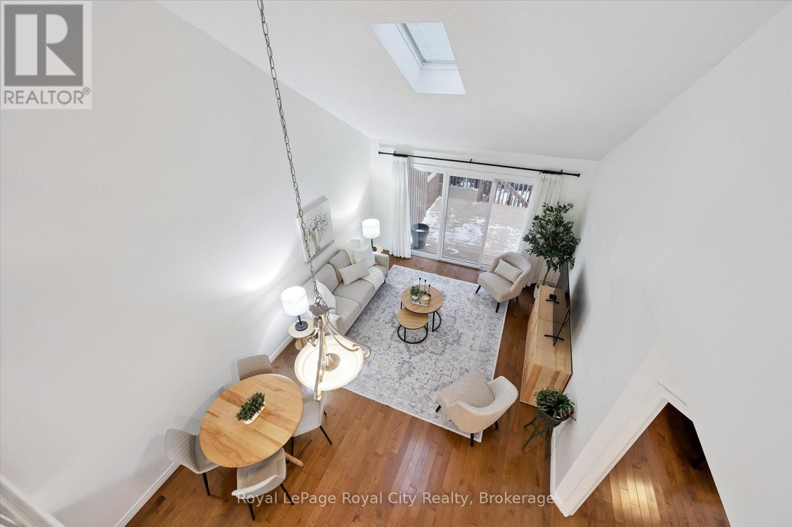 












92 SCHRODER CRESCENT

,
Guelph (Grange Road),




Ontario
N1E7B4

