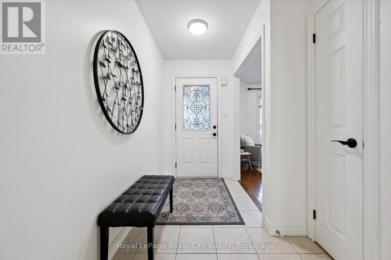 












92 SCHRODER CRESCENT

,
Guelph (Grange Road),




Ontario
N1E7B4

