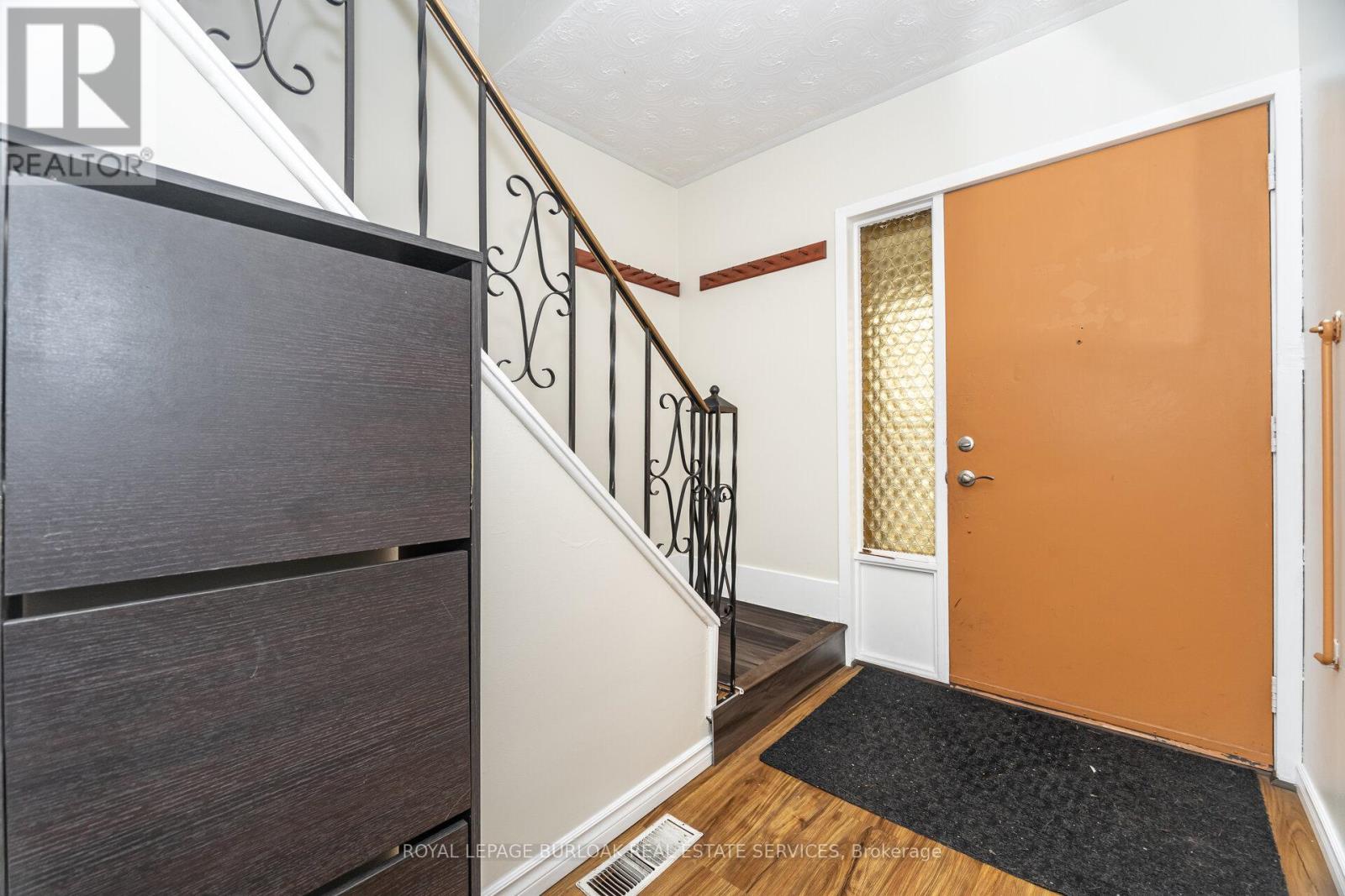 












163 CONNAUGHT AVENUE N

,
Hamilton,




Ontario
L8L6Z4

