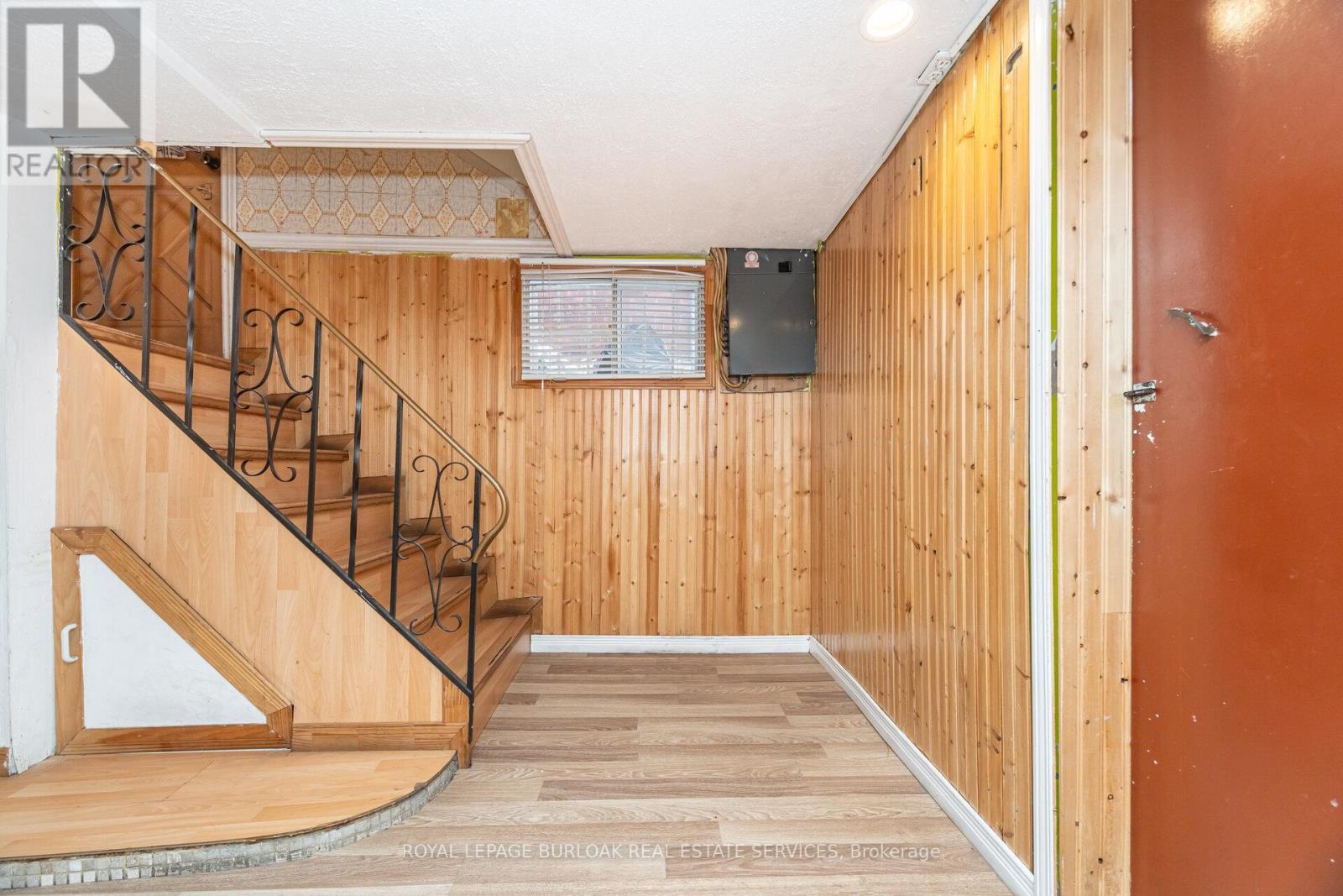 












163 CONNAUGHT AVENUE N

,
Hamilton,




Ontario
L8L6Z4

