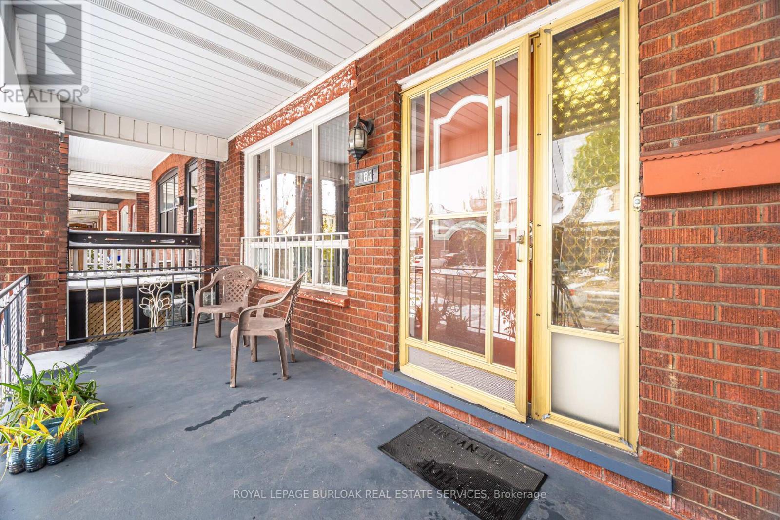 












163 CONNAUGHT AVENUE N

,
Hamilton,




Ontario
L8L6Z4

