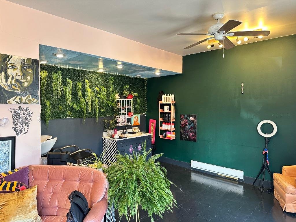 









2916


33

Street,
Vernon,




BC
V1T 5S7

