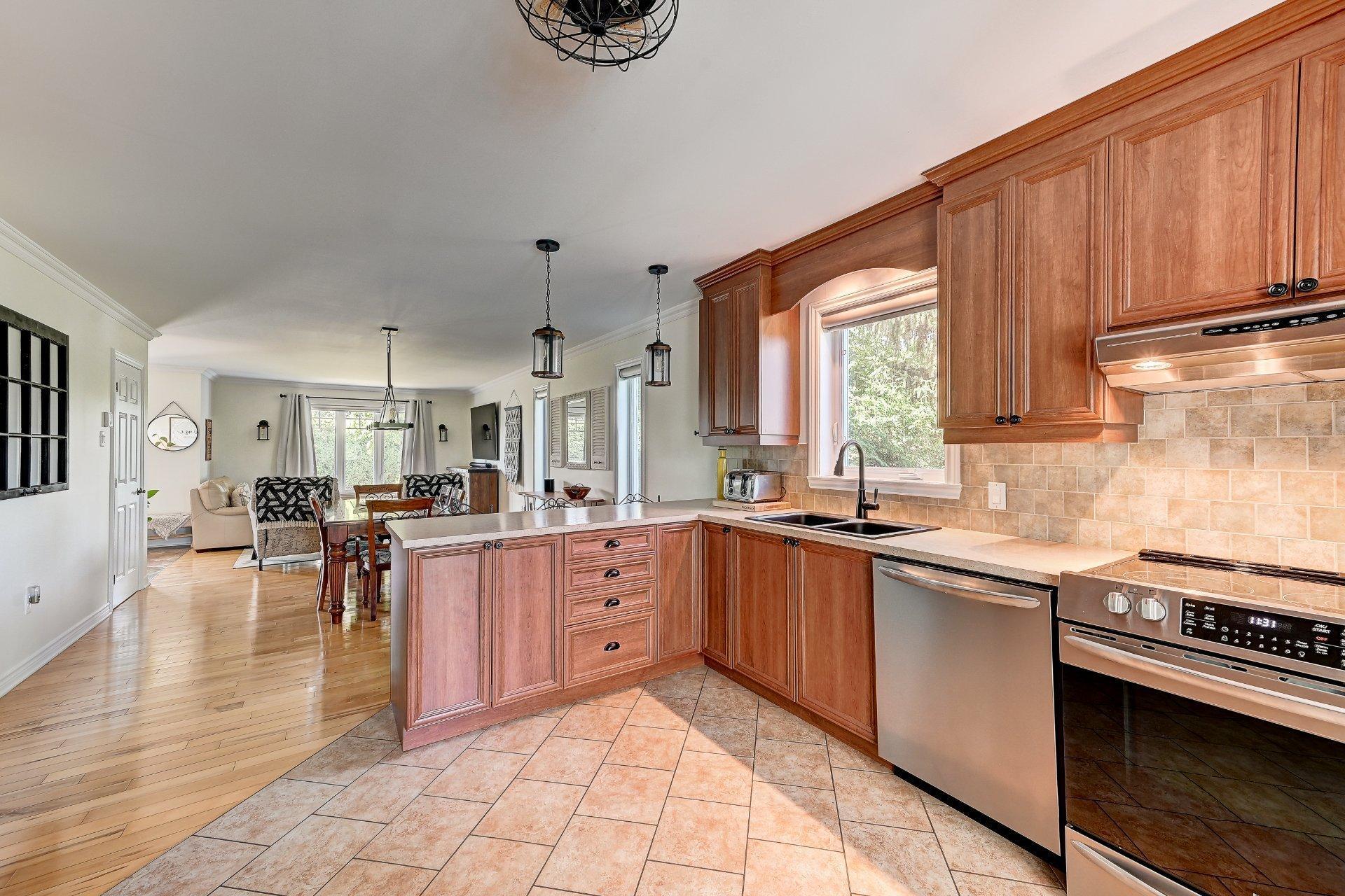 









51


Rue Anatole-Touchette

,
Saint-Jean-sur-Richelieu,




QC
J2X4L5

