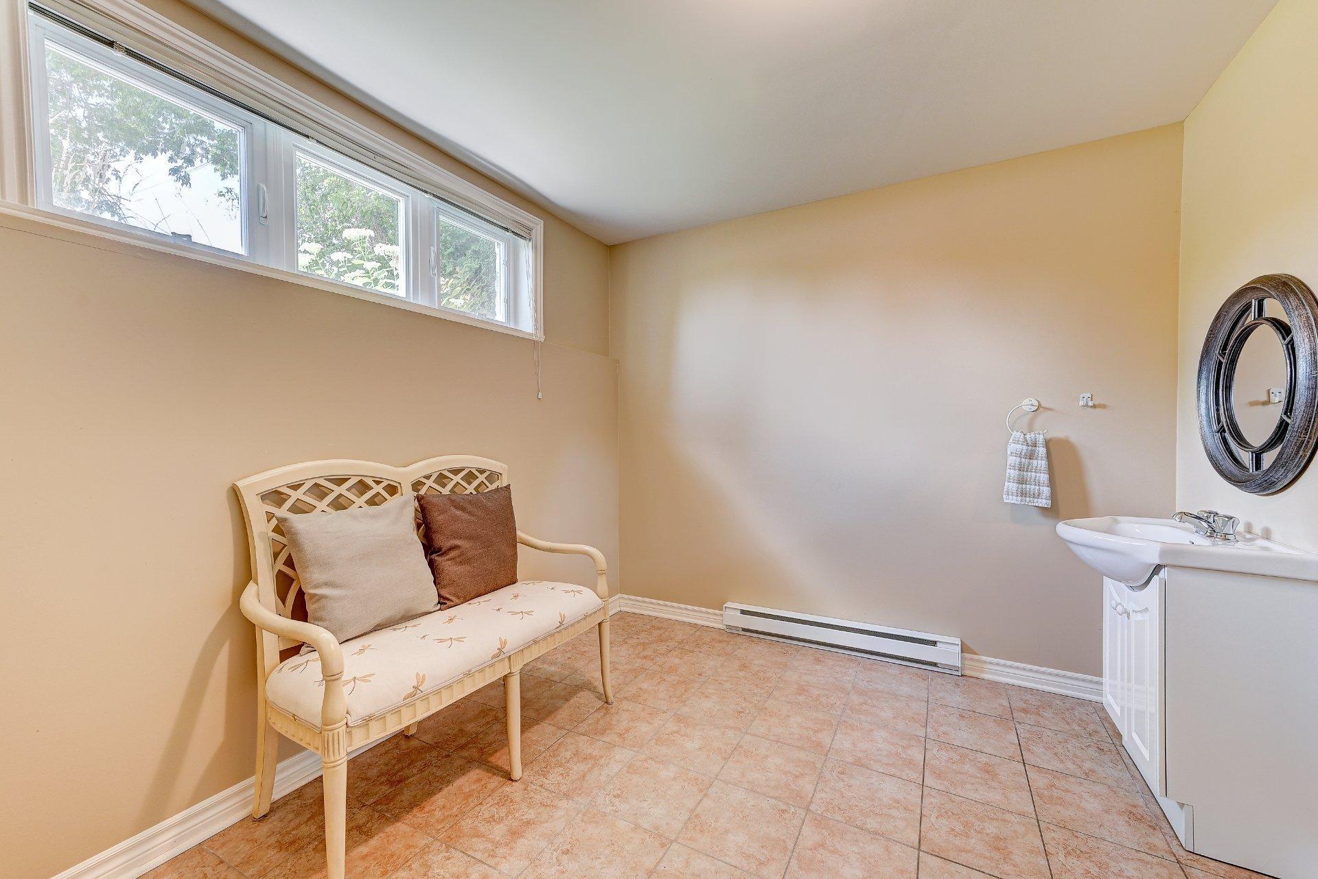 









51


Rue Anatole-Touchette

,
Saint-Jean-sur-Richelieu,




QC
J2X4L5

