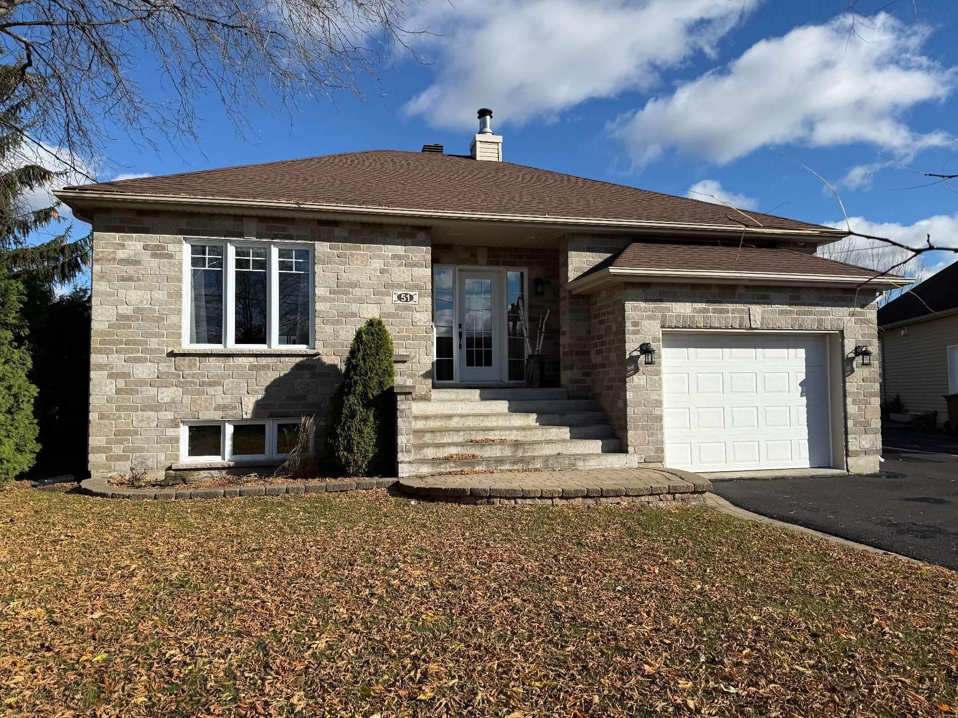 









51


Rue Anatole-Touchette

,
Saint-Jean-sur-Richelieu,




QC
J2X4L5

