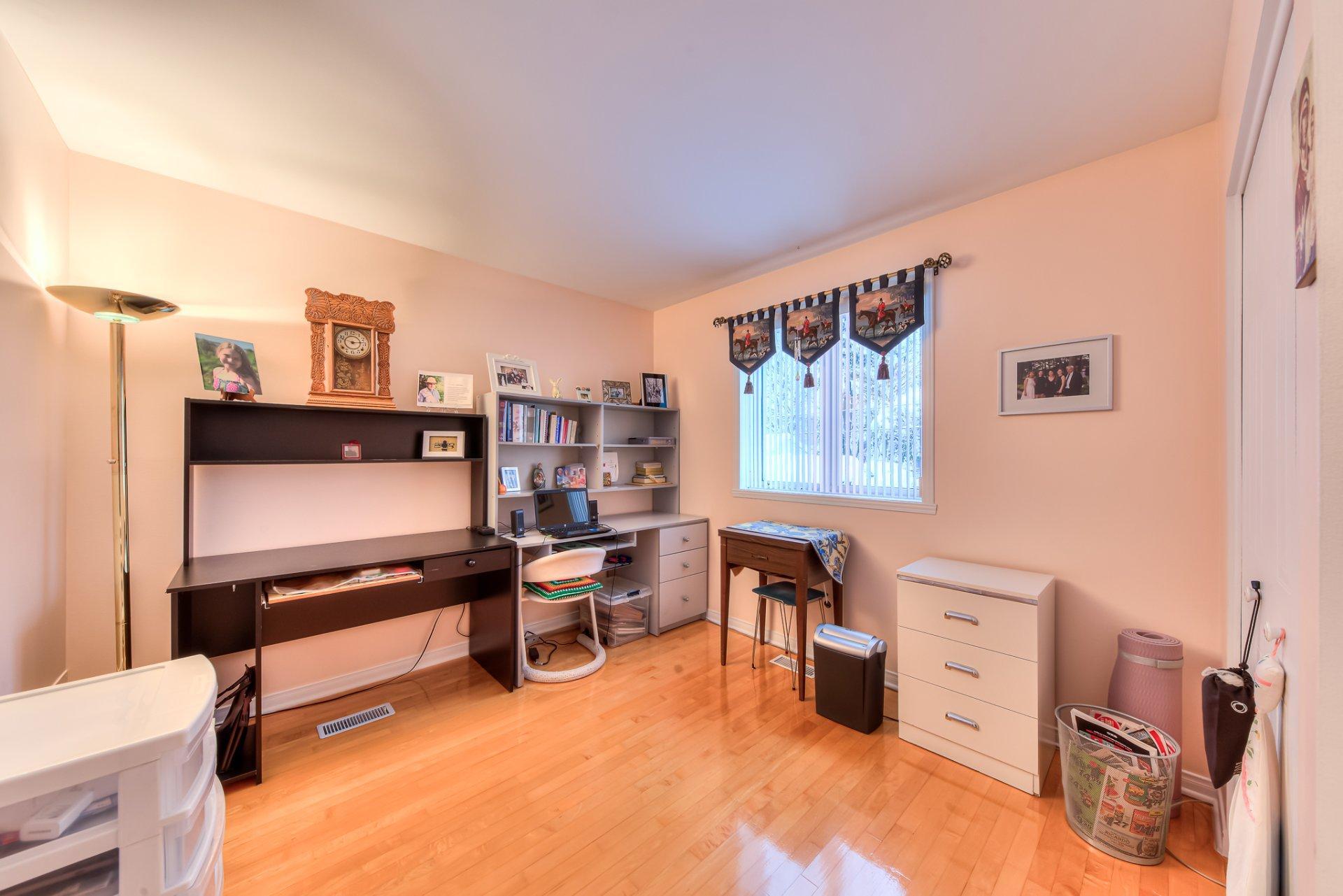 









2


Rue des Pistoles

,
Blainville,




QC
J7C5B2

