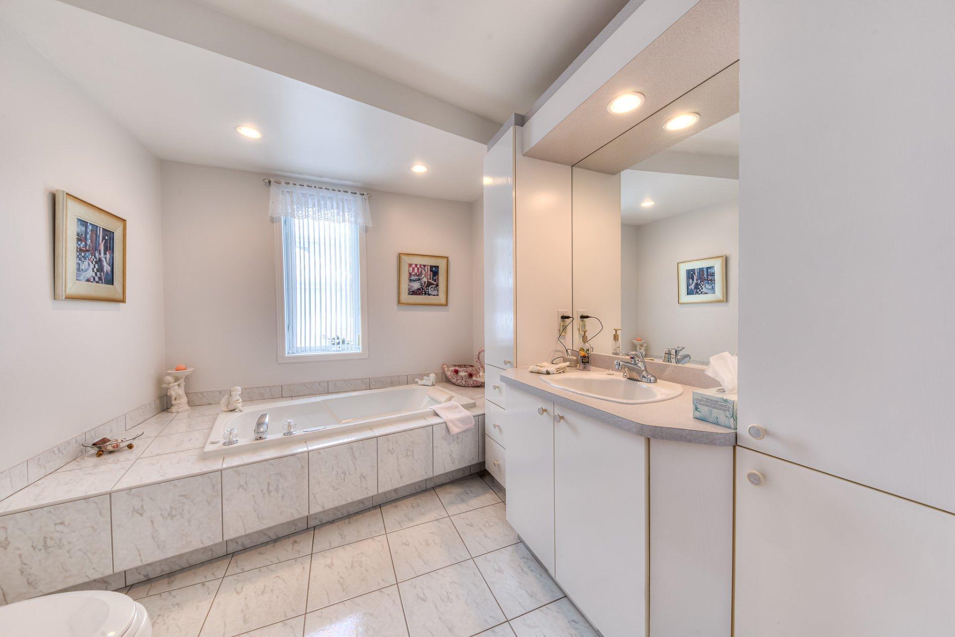 









2


Rue des Pistoles

,
Blainville,




QC
J7C5B2

