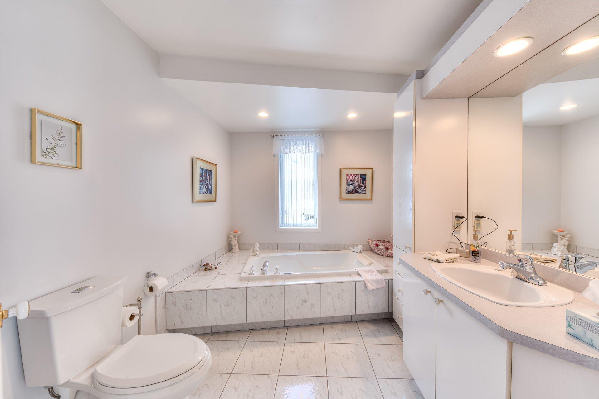 









2


Rue des Pistoles

,
Blainville,




QC
J7C5B2

